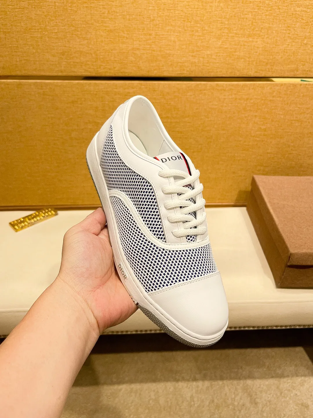 Factory price 420🔥[Dior] Dior’s new model is carefully crafted and set off the audience! An international brand that continues to innovate. This men's all-season casual shoe is the original version. The upper is made of cowhide material and the leather feet are super lightweight. The outsole is ultra-light and non-slip. It is breathable and comfortable and the quality speaks for itself. Color: Multiple colors available. Size: 38-44 (45 customized)